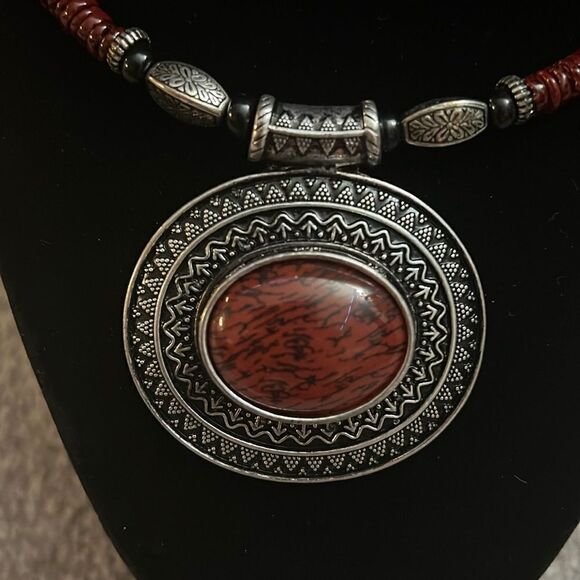 Premier Designs Red Spice Necklace New in Box - Picture 3 of 4